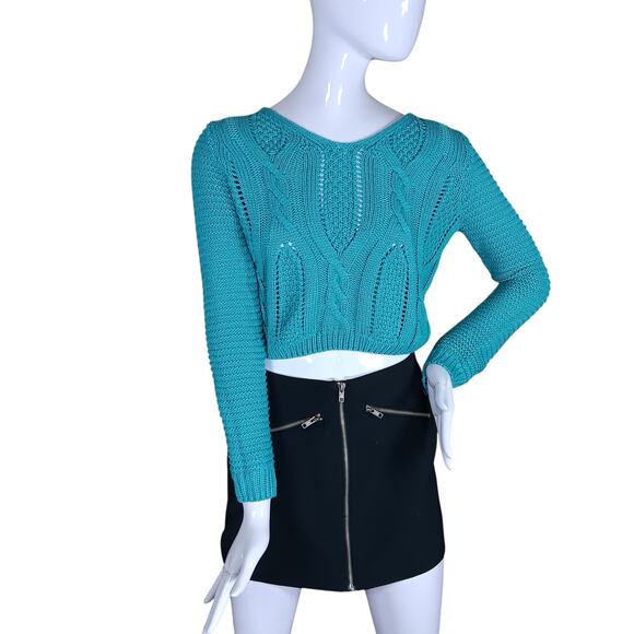 Pretty Guide Cropped Sweater Top Size Small Eyelet Cable Knit Lace Up Goth - Picture 4 of 8